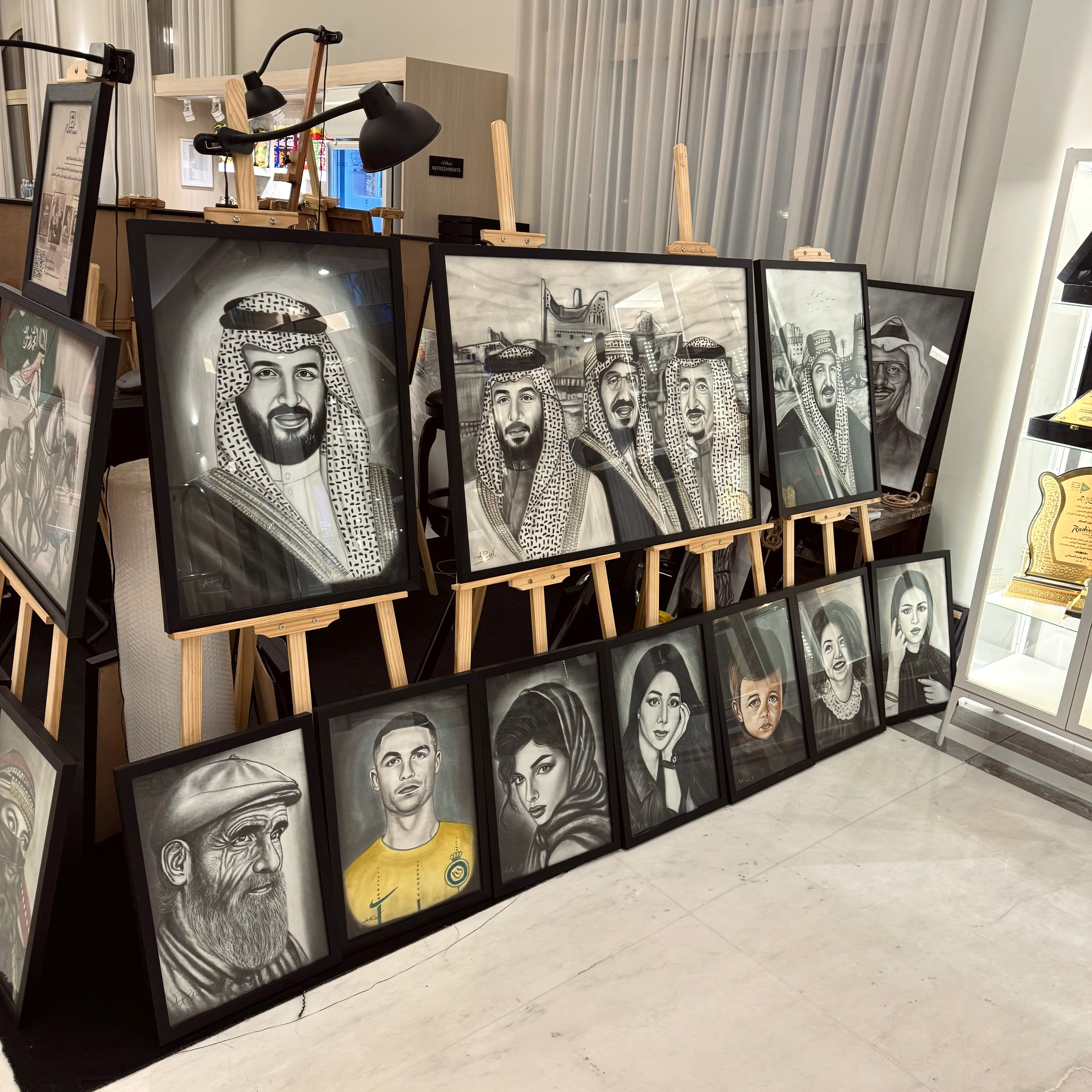 رسم صور شخصية حسب الطلب ,رسم بورتريه وشخصيات ,رتوش فنان